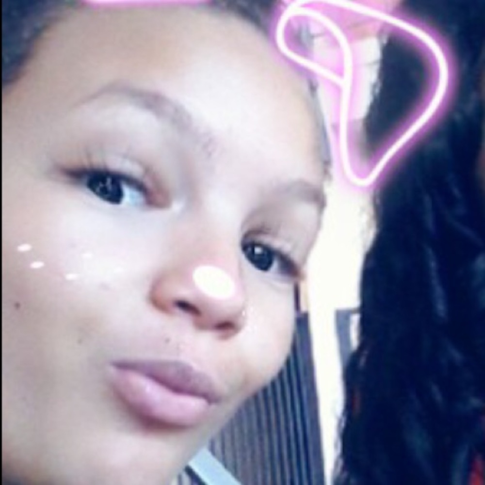 Meet your Posher, Mila